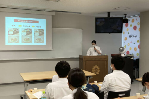 辻学園栄養専門学校校内実習