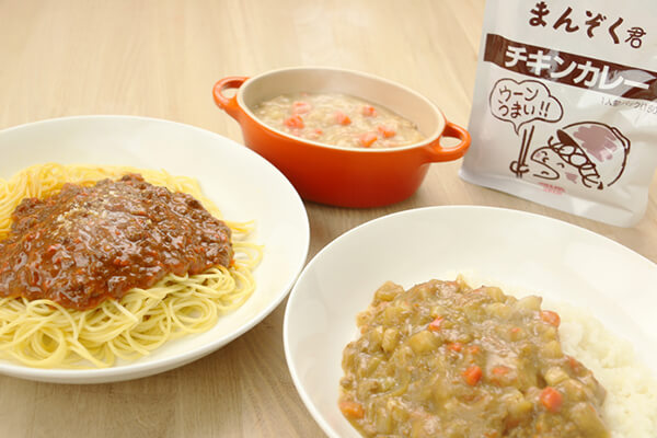 ビーンズミートソースとチキンカレー