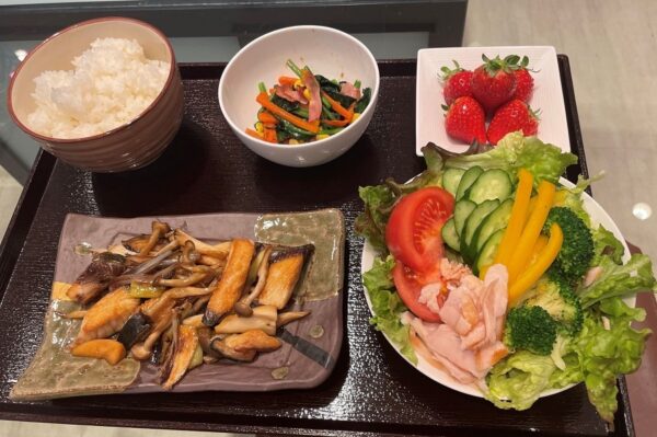 鰤チームの完成料理(ブリの照り焼き)