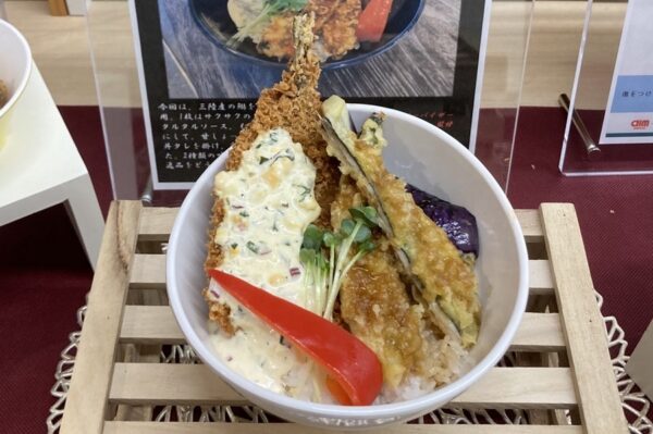 三陸産イワシの食べ比べ丼