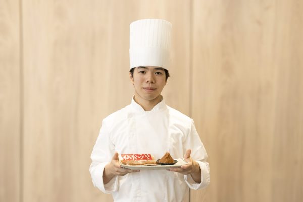 コックコートをまとう佐藤選手