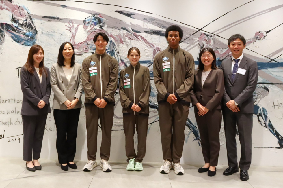 ダイヤモンドアスリートとIDSセンターメンバーの記念写真